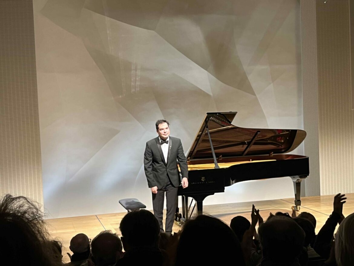 Alim Beisenbayev Fondation Louis Vuitton décembre 2022 © Victoria Okada