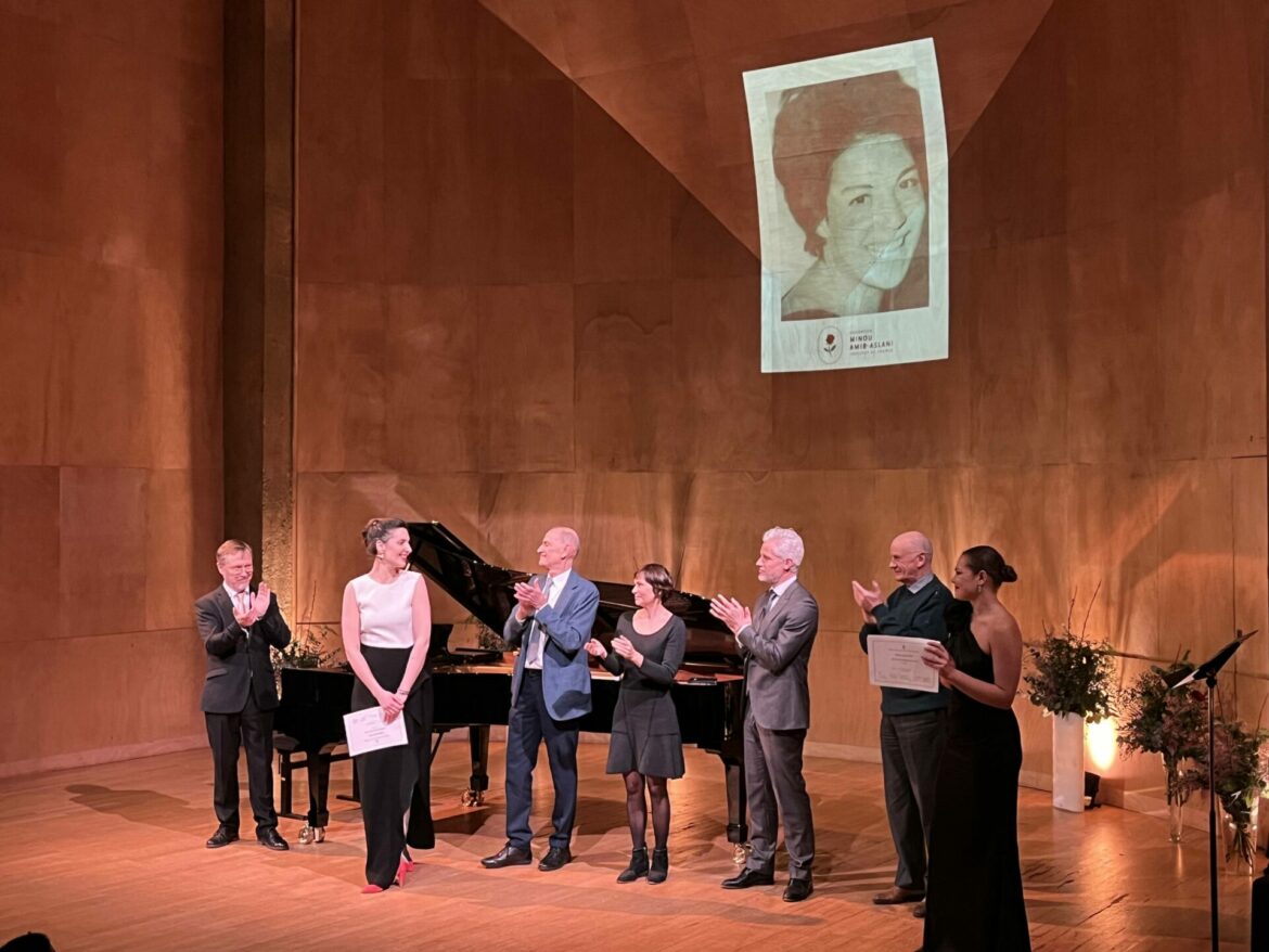 Les lauréates avec le jury